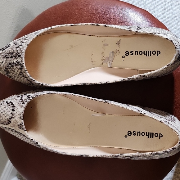 DOLLHOUSE FLAT FAUX SNAKE SKIN SHOES W/BRASS TOE GUARD SZ 7.5 - Picture 6 of 9